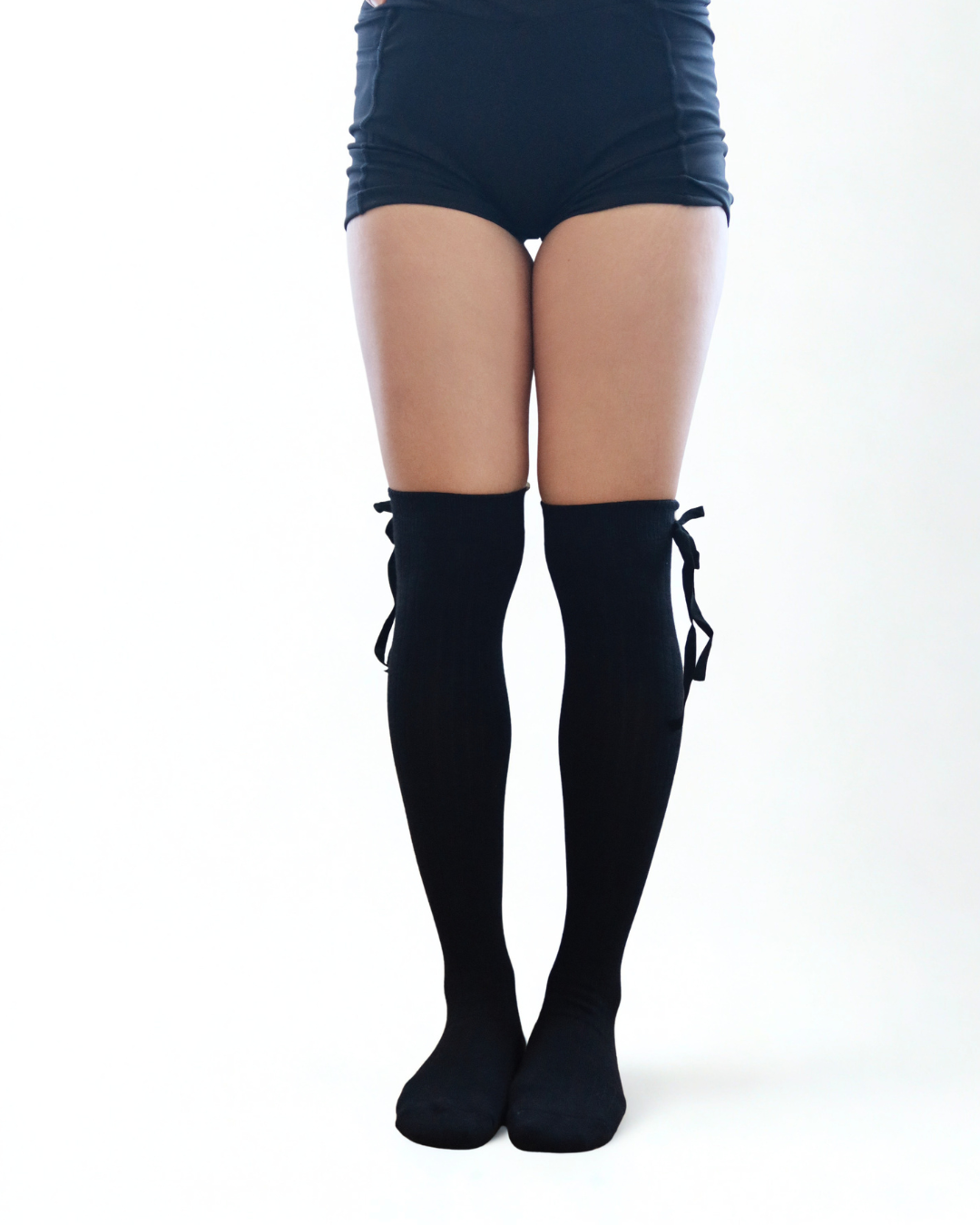 DEVELOPPÉ ABOVE THE KNEE GRIP SOCKS - BLACK SWAN