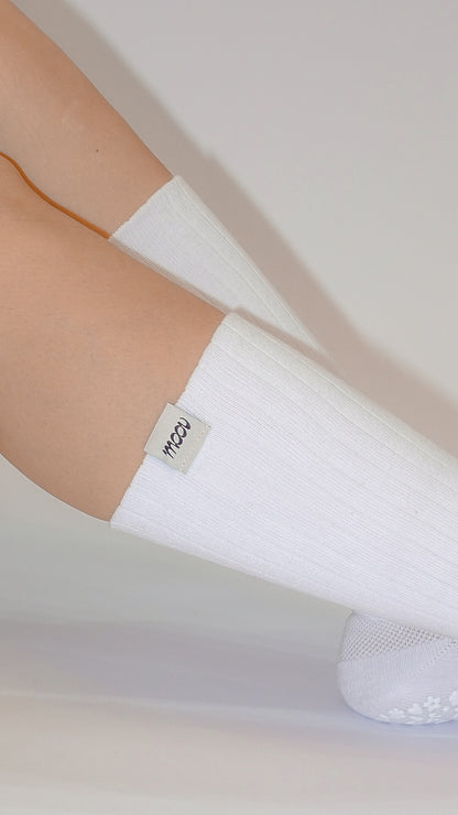 ARABESQUE GRIP SOCKS