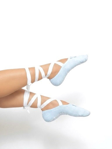 PLIÉ GRIP SOCKS - SKY